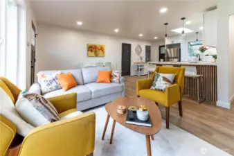 Open main living area, great for visiting