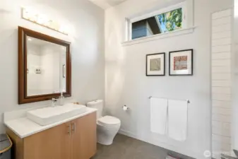 en suite main-floor bedroom