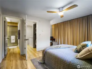 The primary also has a dual-entry en-suite