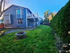 Large fully fenced backyard!