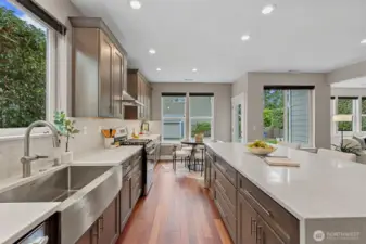 Gorgeous stainless steel farmhouse sink!