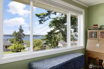 Splendid views over the town & Penn Cove