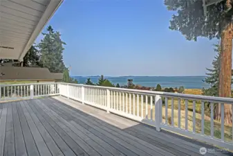 Spacious Deck