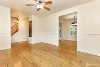 Livingrm flowing into Diningrm