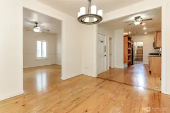 Diningrm flowing into Kitchen