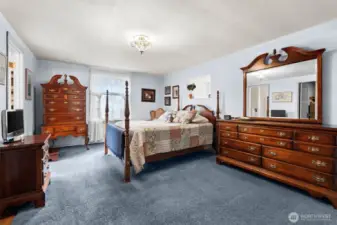 A large ensuite invites you to personalize the space and create a comfortable retreat of your own.