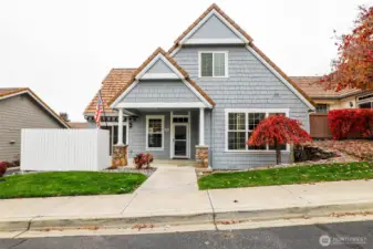 1494 Eastmont Ave #33