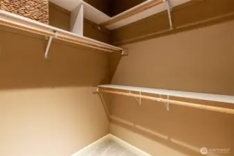 closet shelving