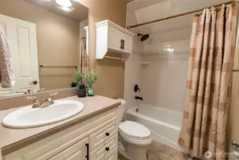 full bathroom (upper level)