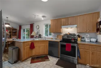 All the appliances are included.