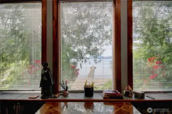 A view of the lake to go with your morning coffee.