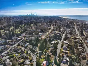 Minutes from downtown, SLU, Fremont, Ballard and QA village.