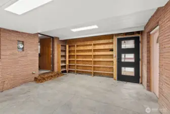 Work Sapce/Storage
