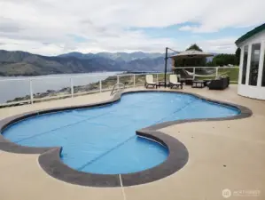180 views of Lake Chelan and Mountains