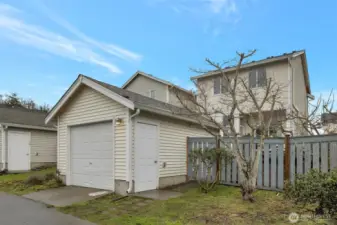 Detached garage