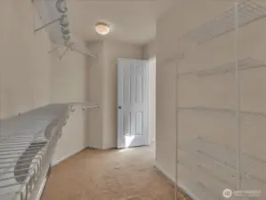 Master Closet (Upper)