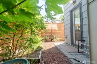 It comes with a yard, too?!