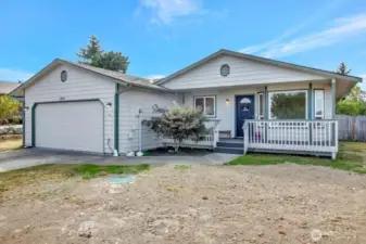 Don't miss this opportunity to own an affordable home in the Country Club neighborhood, with a VIEW!