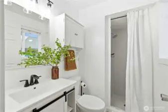 Updated primary 3/4 bathroom