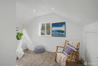 Upper level rec area