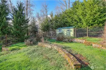 Fully fenced garden space.