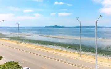 Wireless views!  On the Golden mile....low tide!
