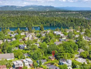 Great Seward Park Location just above the Hydroplane Pits & Lake Washington Action!