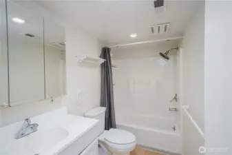 Downstairs full bathroom
