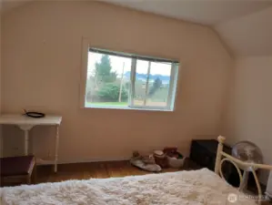 Views upstairs looking at the Ilwaco marina!