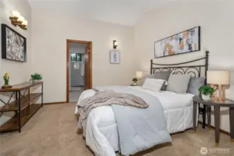 Second upstairs bedroom with access to primary bathroom.
