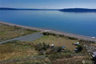 Enjoy tide pools, beach combing and long walks from this pretty access to the Sound!