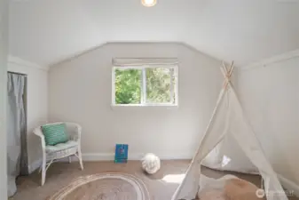 2nd Bedroom