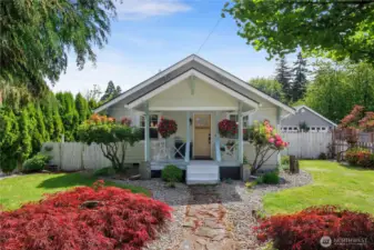 Welcome Home to 402 N 6th Ave. SW