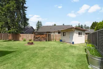 Beautiful backyard great for entertaining and relaxing and plenty of space and lghting for gardening