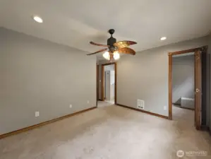 master en-suit bedroom
