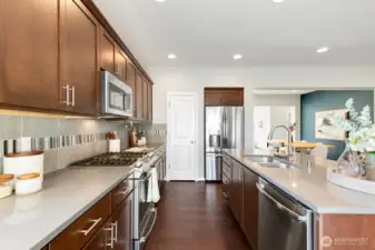 Ample counterspace!