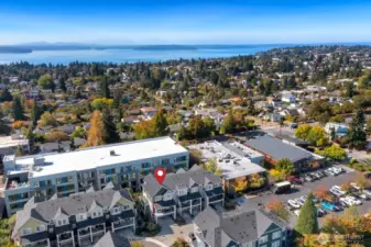 Close to local shops, Lincoln Park, Alki, etc.