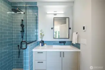 Ensuite primary bathroom.