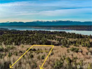 A view to the NE towards Mt Baker.