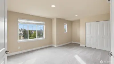 Upstairs bonus room or 4th bedroom