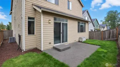 Back patio with gas-ready for BBQs