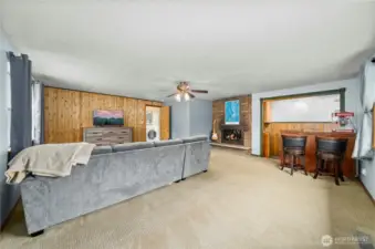 Great entertainment space