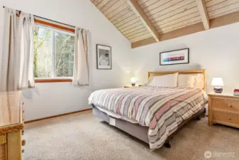 Upper floor bedroom