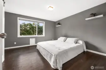 Primary bedroom suite on main.