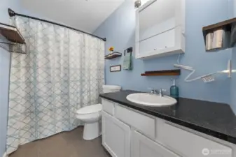 Upstairs Bathroom: Shower/Tub combo