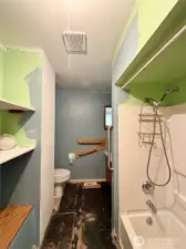 Full Bathroom