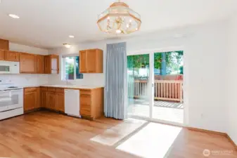 Large eat in kitchen space