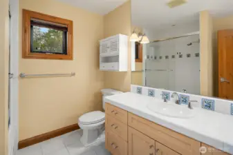 Full bath off 2nd and 3rd bedrooms.