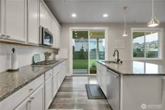 Walk-in pantry and tons of counter space