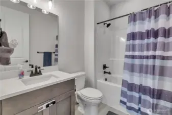 Full bath off of bedroom #3